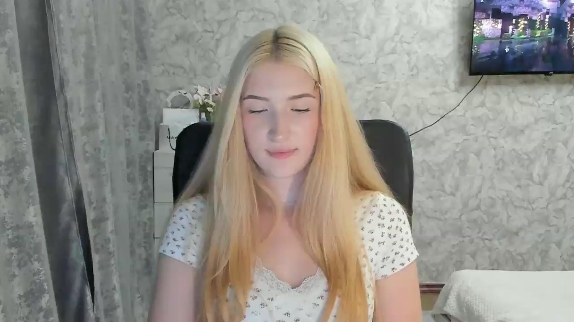 Gallery image thumbnail from Ilona_Here's myfreecams stream on, 09/12/2026, 18:54 image 7 of 20