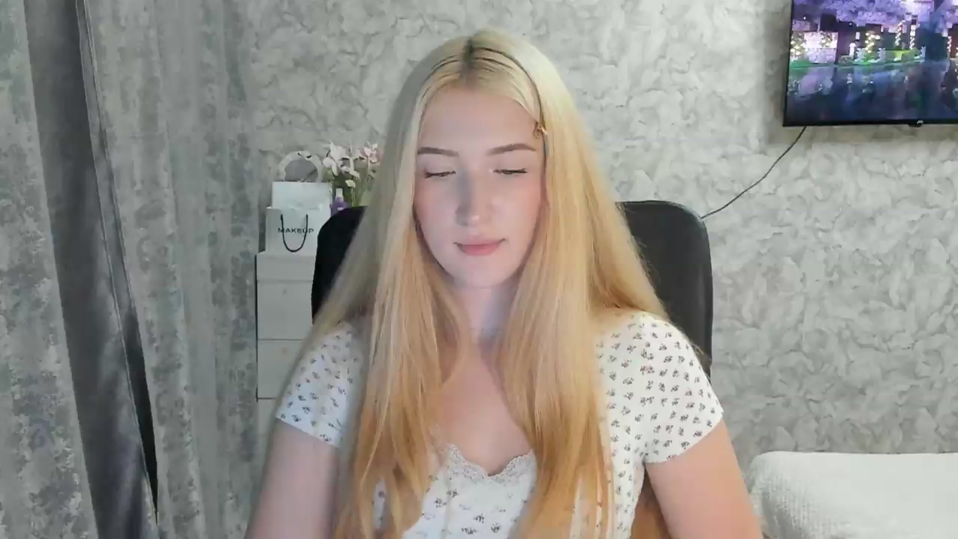 Gallery image thumbnail from Ilona_Here's myfreecams stream on, 09/12/2026, 18:54 image 1 of 20