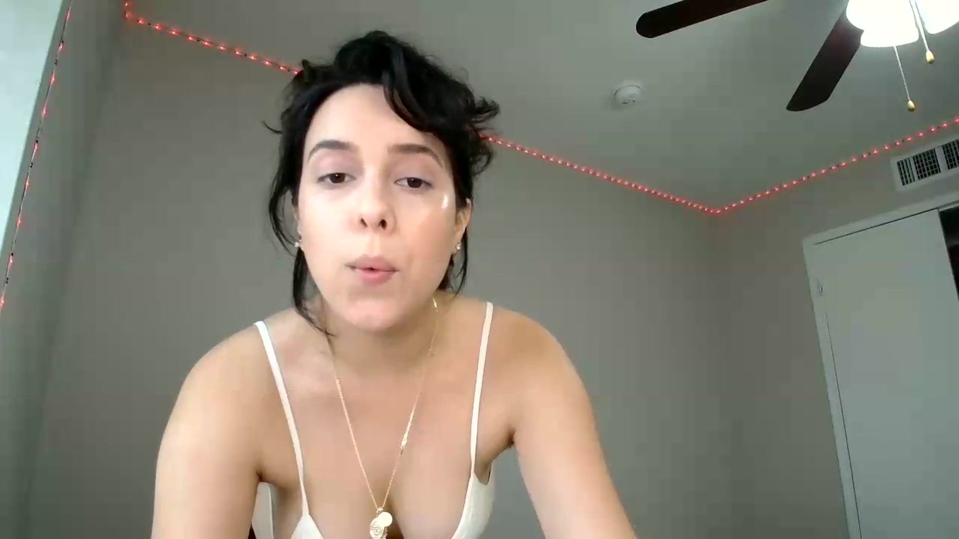 Gallery image thumbnail from IloveGigi's myfreecams stream on, 06/09/2026, 16:54 image 16 of 20
