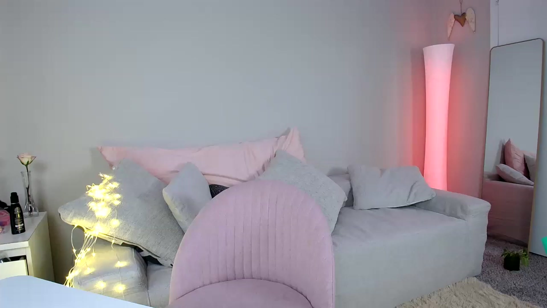 Gallery image thumbnail from IloveGigi's myfreecams stream on, 06/14/2026, 16:53 image 17 of 20