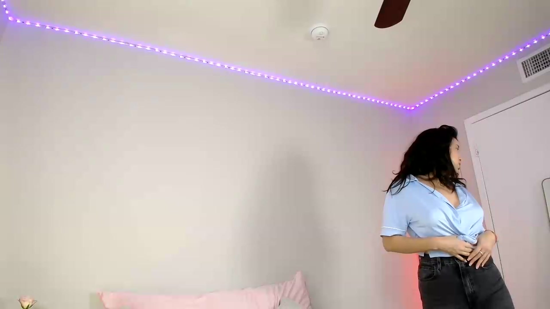 Gallery image thumbnail from IloveGigi's myfreecams stream on, 06/14/2026, 16:53 image 20 of 20