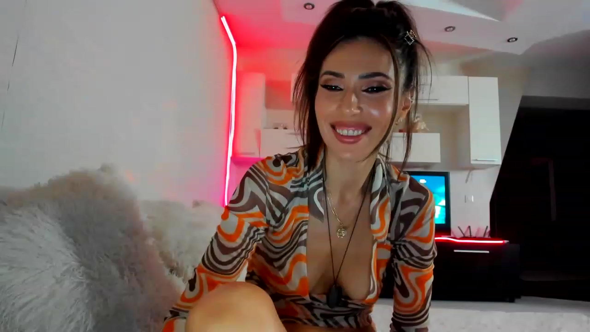 Gallery image thumbnail from ImAllGroovyBB's myfreecams stream on, 02/07/2023, 23:18 image 13 of 20