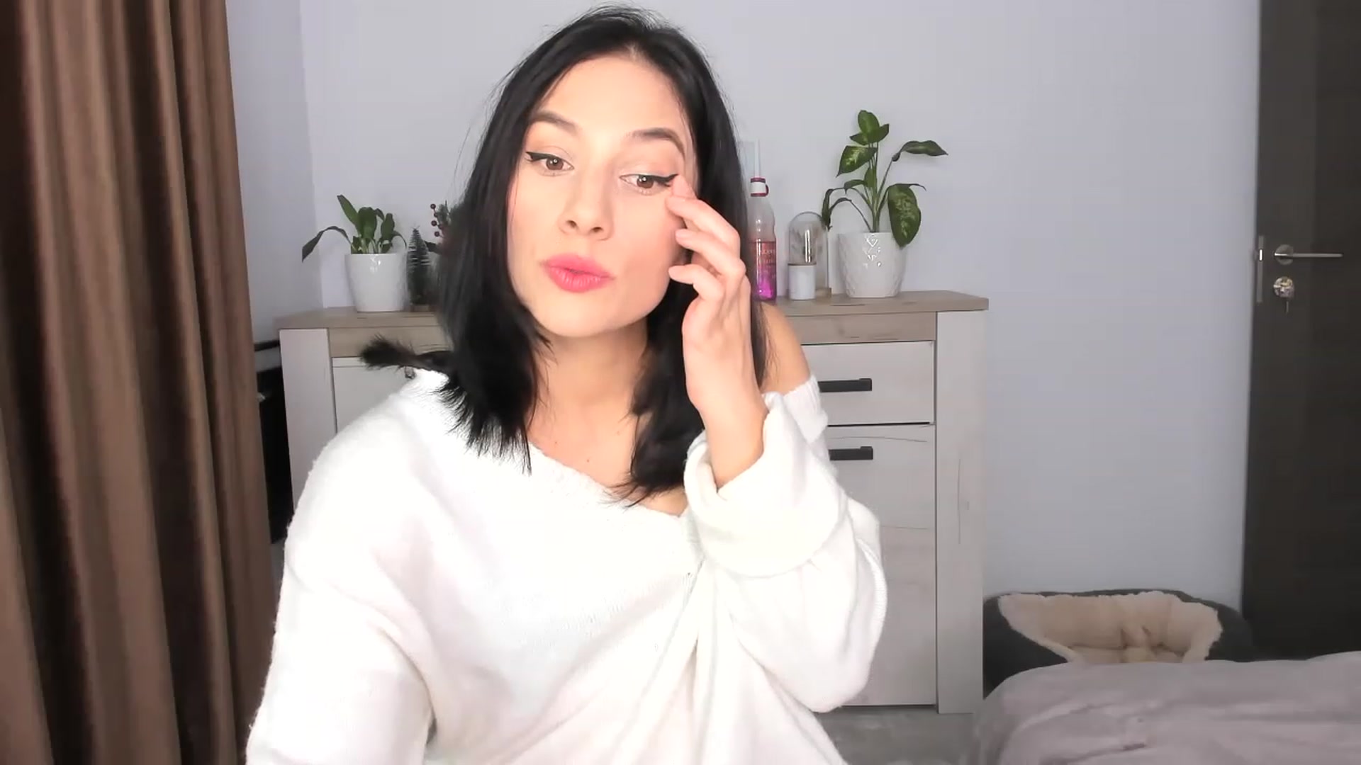 Gallery image thumbnail from ImAna_xo's myfreecams stream on, 12/09/2022, 18:46 image 14 of 20
