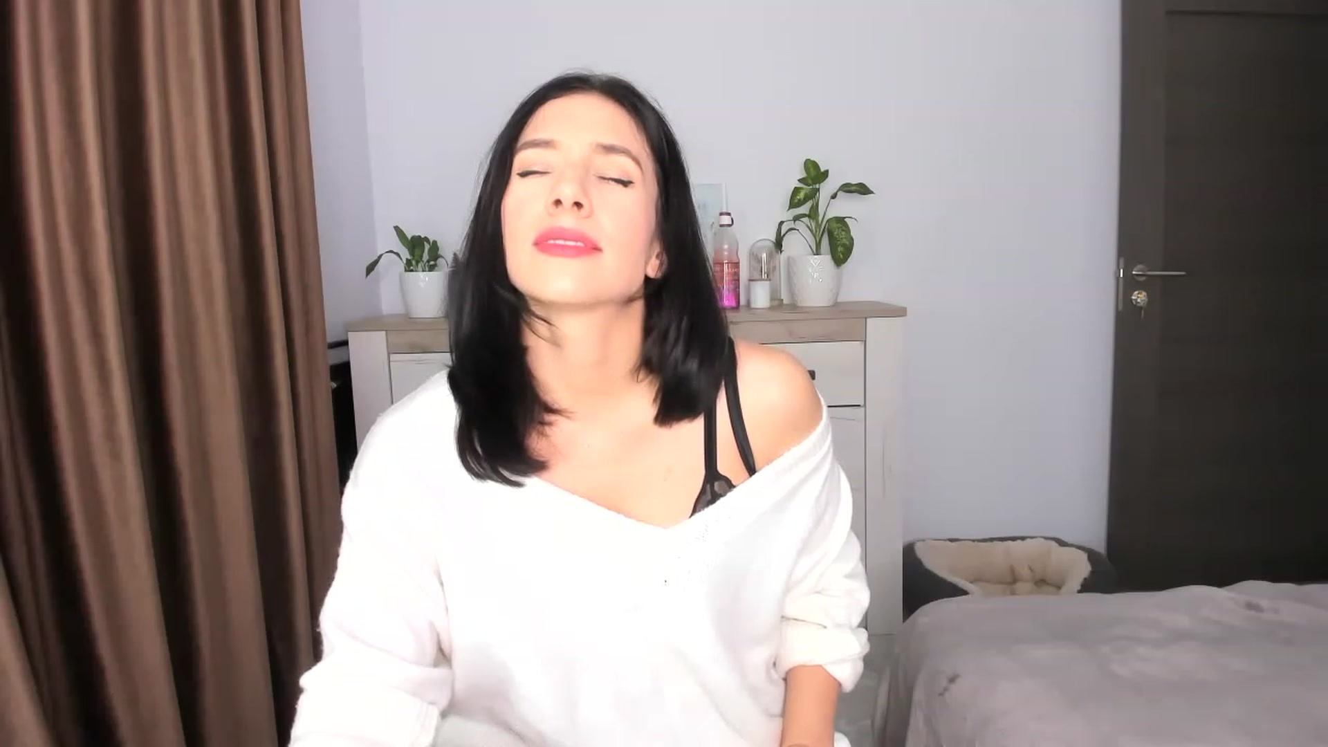 Gallery image thumbnail from ImAna_xo's myfreecams stream on, 12/09/2022, 18:46 image 9 of 20