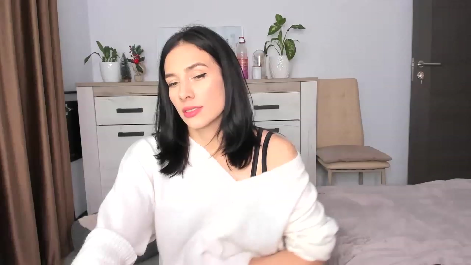 Gallery image thumbnail from ImAna_xo's myfreecams stream on, 12/09/2022, 20:08 image 6 of 20