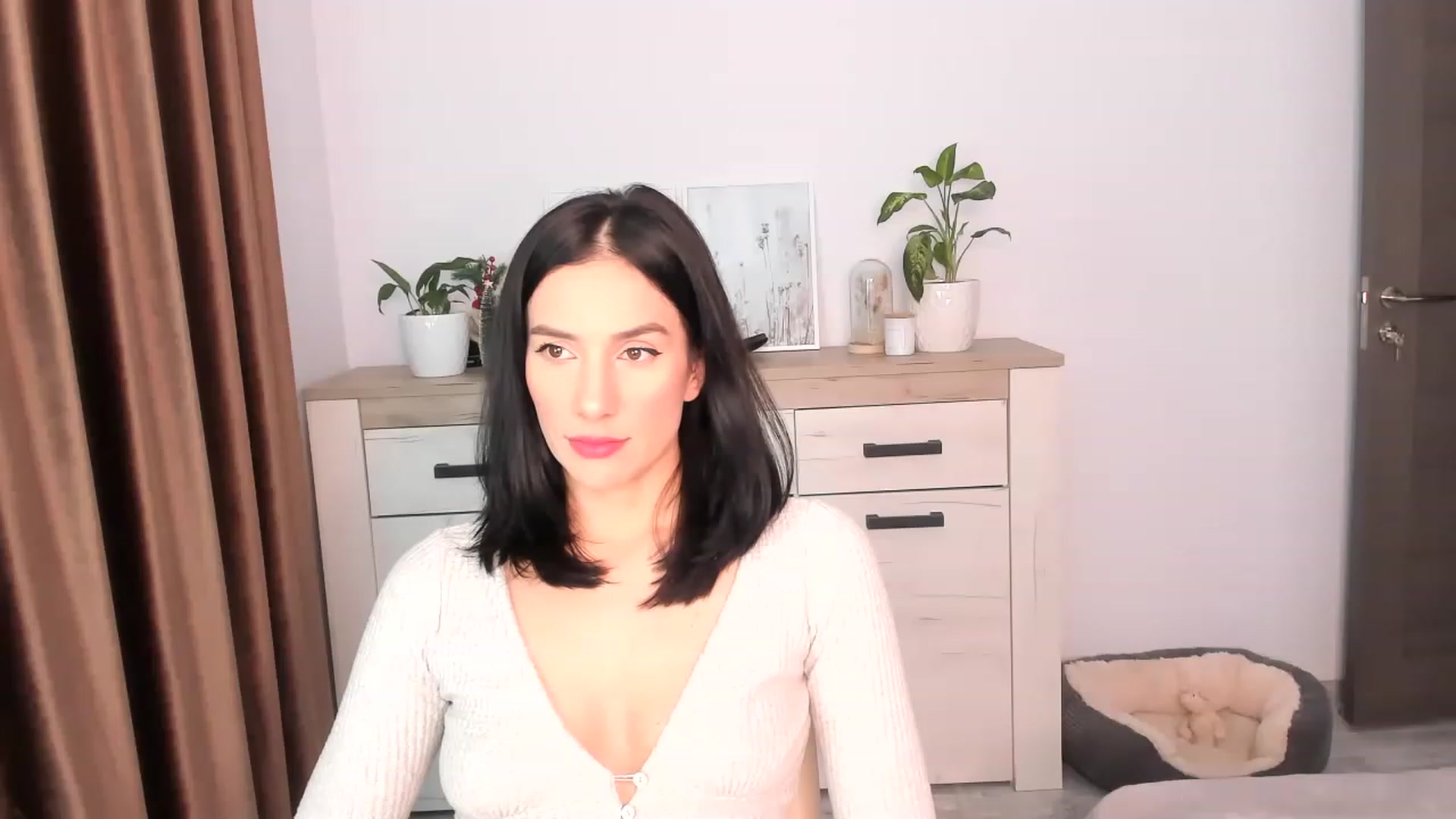 Gallery image thumbnail from ImAna_xo's myfreecams stream on, 12/11/2022, 19:26 image 1 of 20