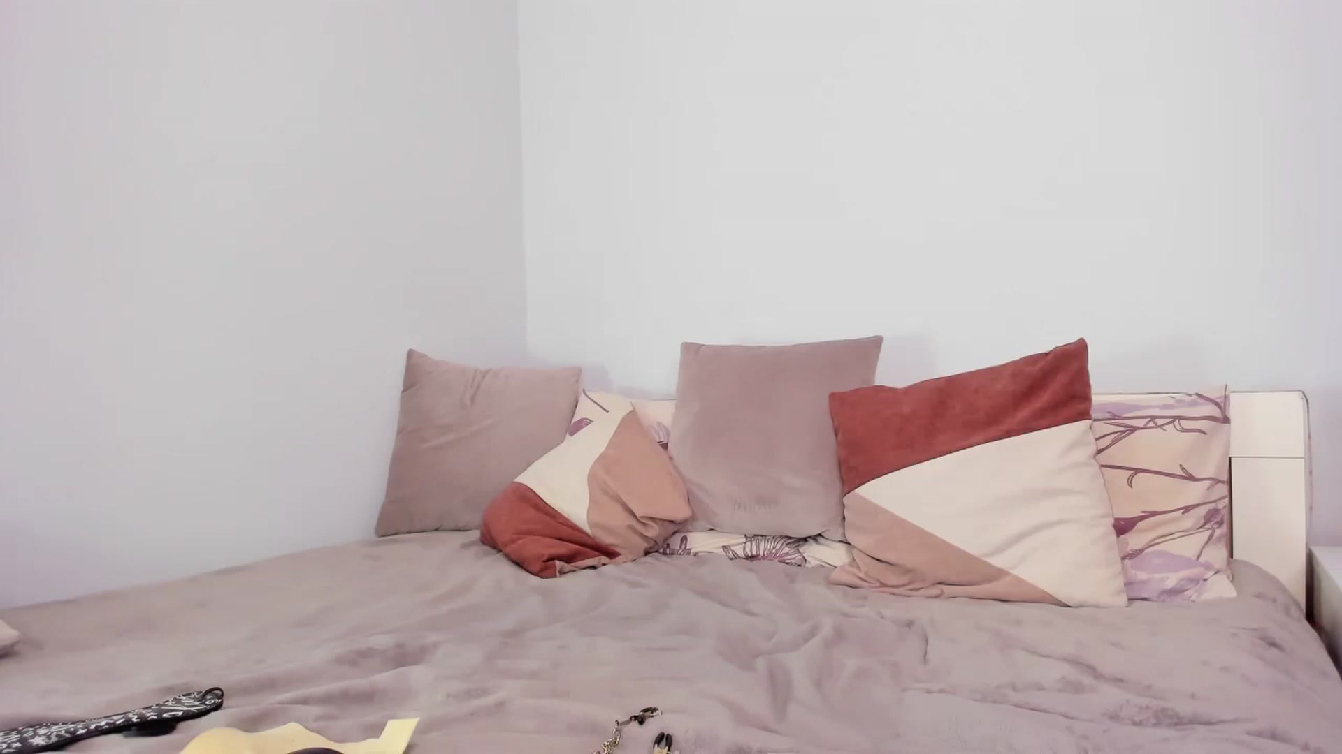 Gallery image thumbnail from ImAna_xo's myfreecams stream on, 01/08/2023, 20:15 image 19 of 20