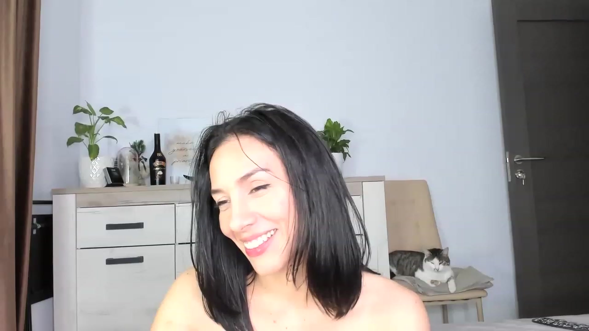 Gallery image thumbnail from ImAna_xo's myfreecams stream on, 01/16/2023, 20:45 image 8 of 20