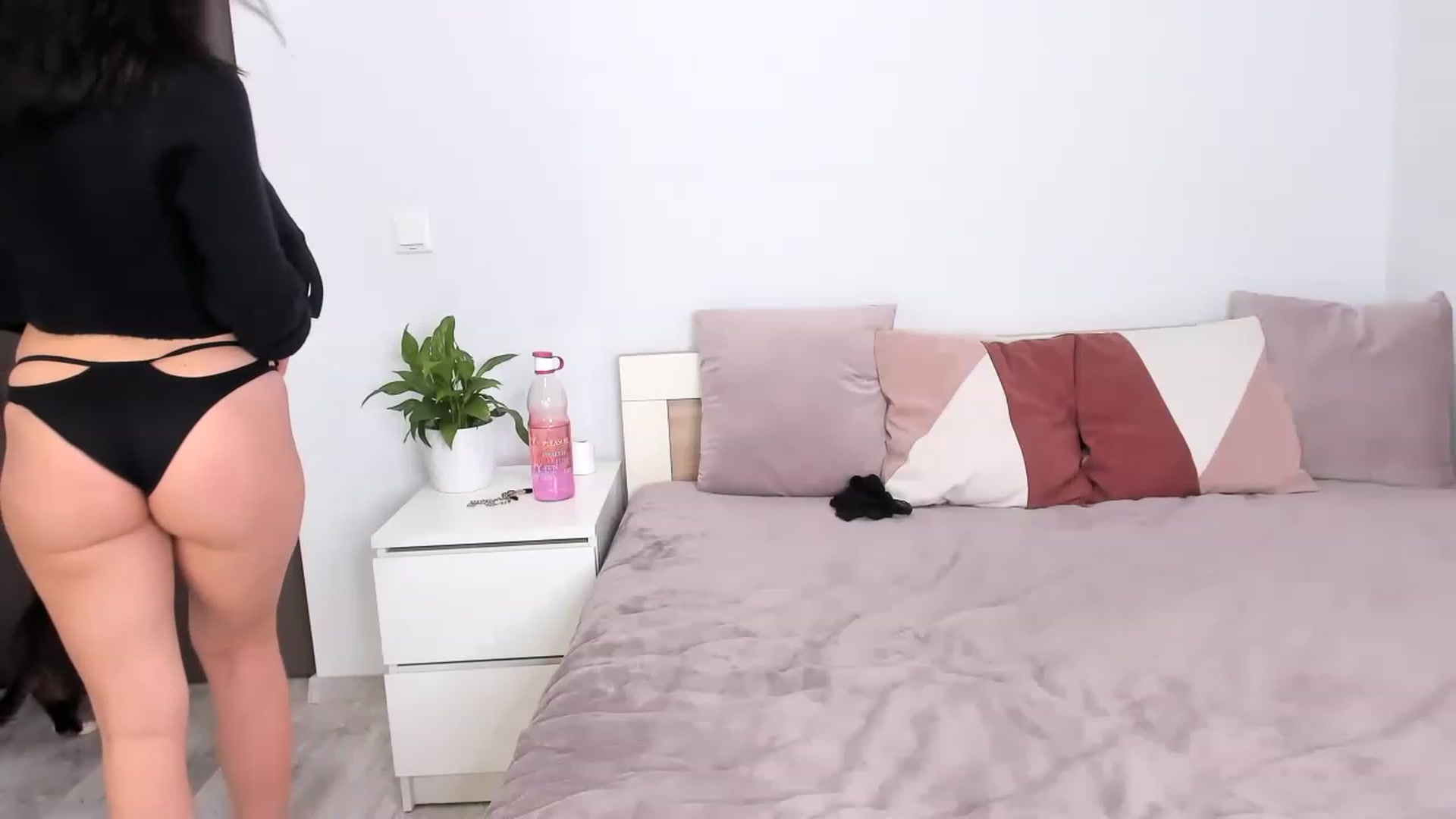 Gallery image thumbnail from ImAna_xo's myfreecams stream on, 02/09/2023, 21:12 image 16 of 20