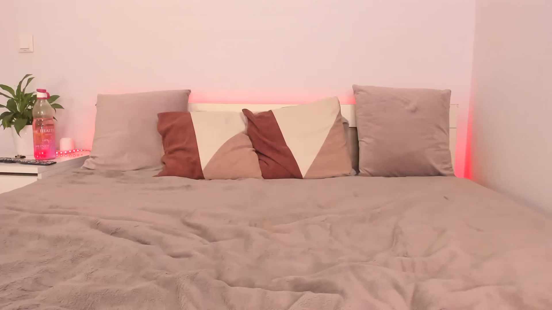 Gallery image thumbnail from ImAna_xo's myfreecams stream on, 02/26/2023, 18:21 image 19 of 20