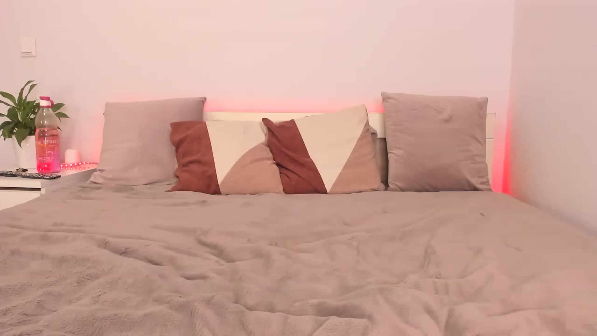 Gallery image thumbnail from ImAna_xo's myfreecams stream on, 02/26/2023, 18:21 image 13 of 20