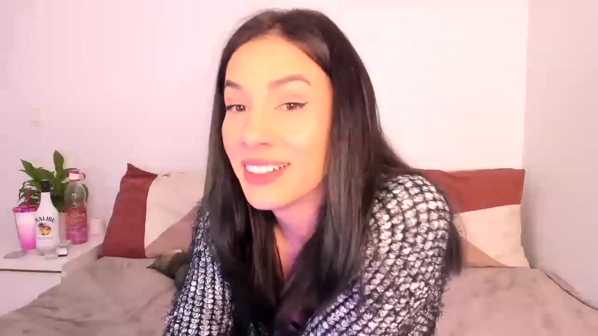 Gallery image thumbnail from ImAna_xo's myfreecams stream on, 03/12/2023, 18:41 image 5 of 20