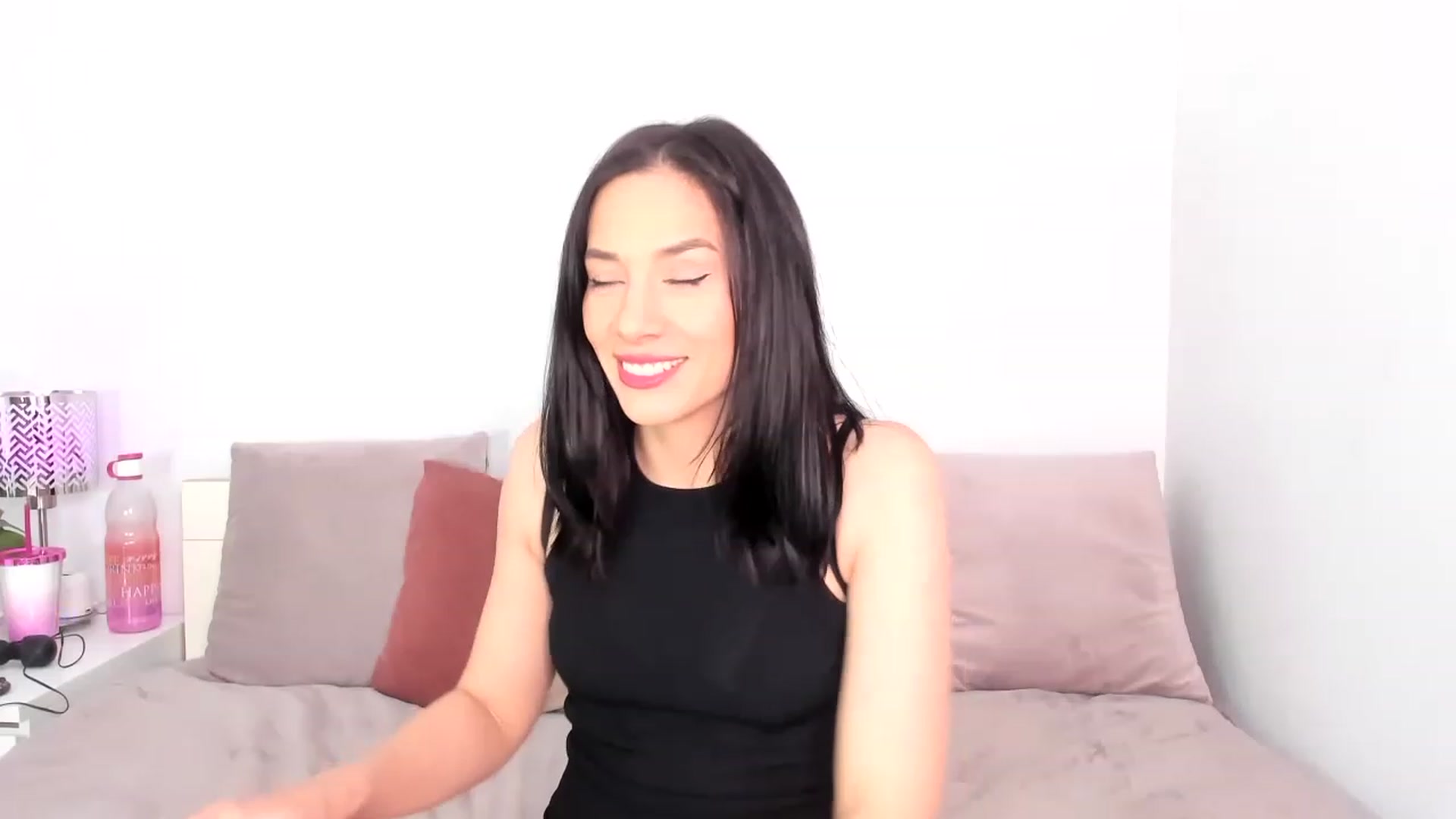 Gallery image thumbnail from ImAna_xo's myfreecams stream on, 03/27/2023, 18:44 image 2 of 20