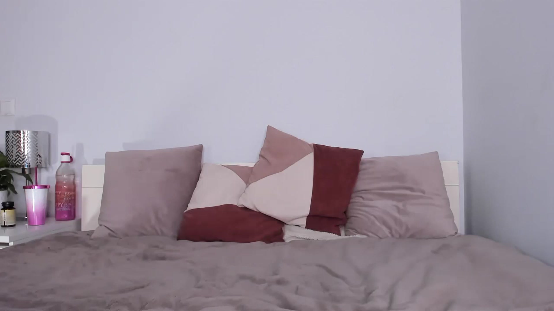 Gallery image thumbnail from ImAna_xo's myfreecams stream on, 04/01/2023, 19:16 image 17 of 20
