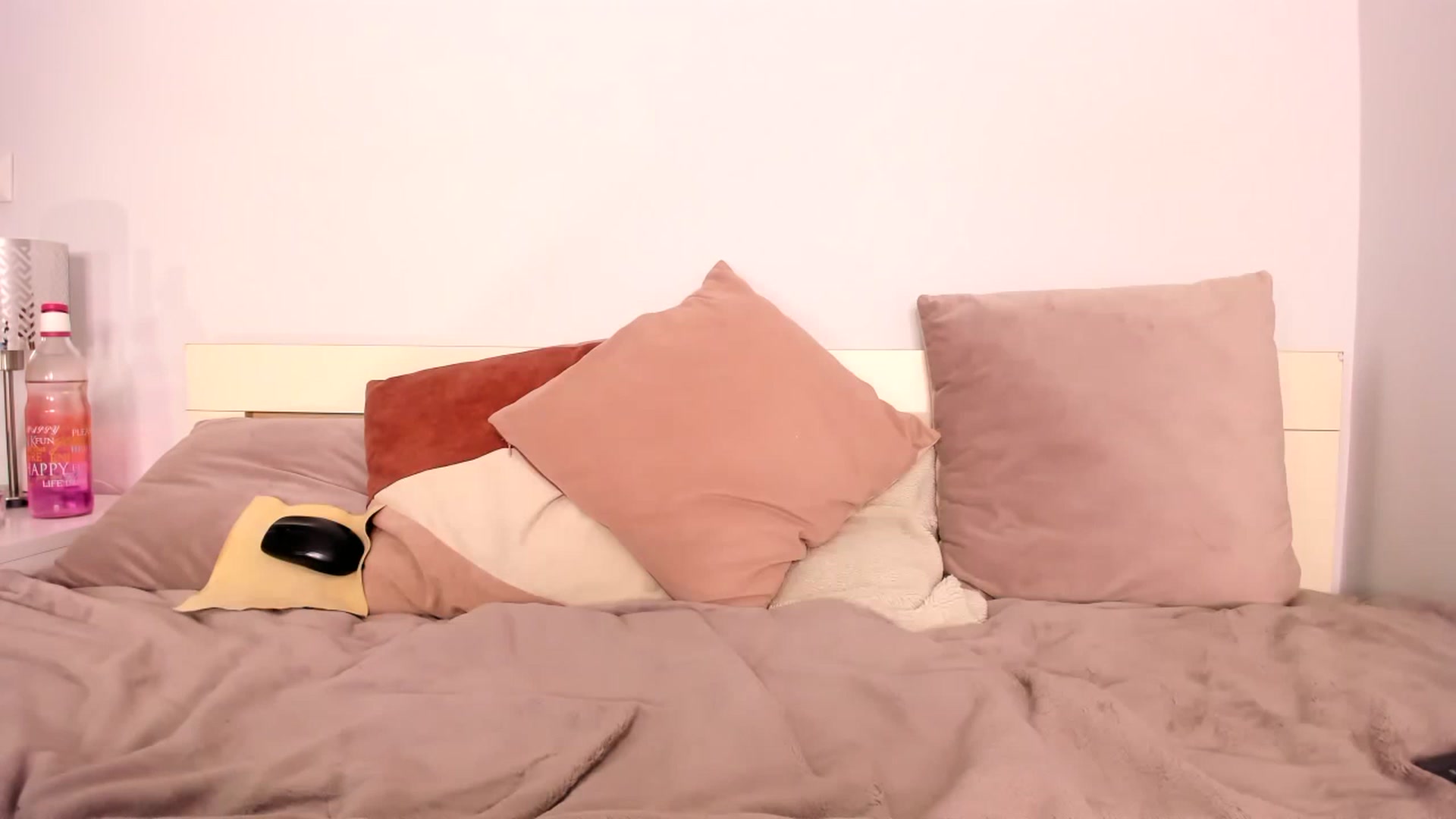 Gallery image thumbnail from ImAna_xo's myfreecams stream on, 04/29/2023, 20:54 image 20 of 20