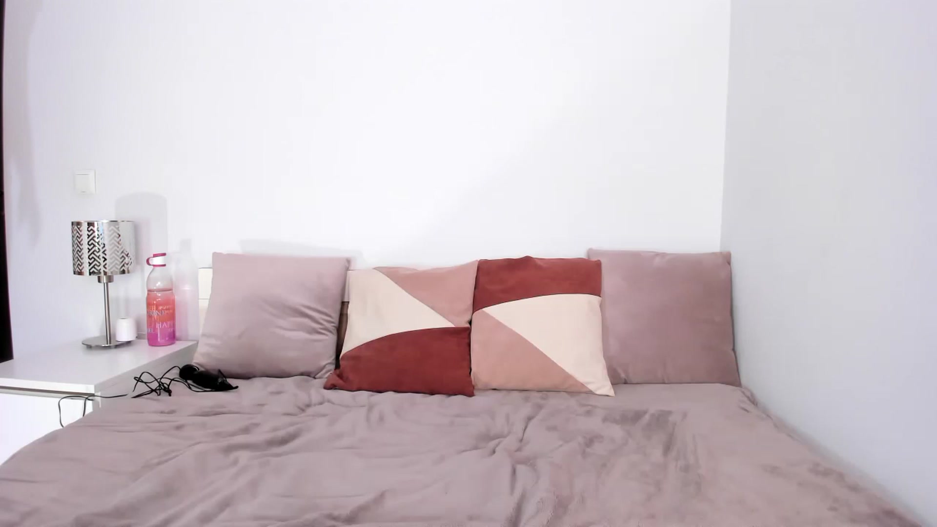 Gallery image thumbnail from ImAna_xo's myfreecams stream on, 04/30/2023, 18:22 image 3 of 20