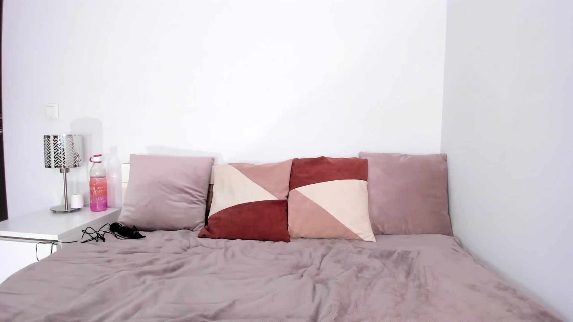 Gallery image thumbnail from ImAna_xo's myfreecams stream on, 04/30/2023, 18:22 image 2 of 20