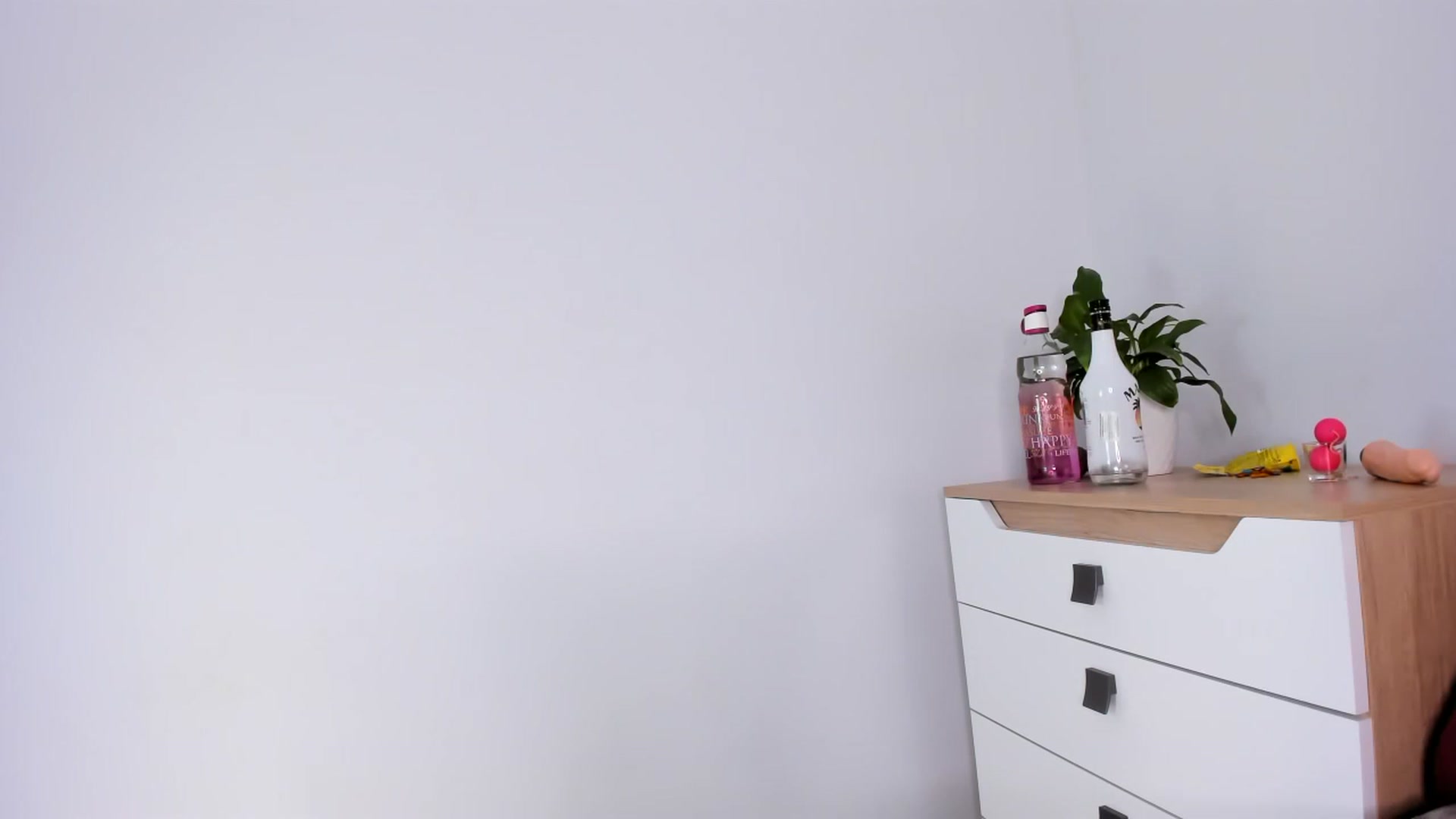 Gallery image thumbnail from ImAna_xo's myfreecams stream on, 05/28/2023, 19:50 image 16 of 20