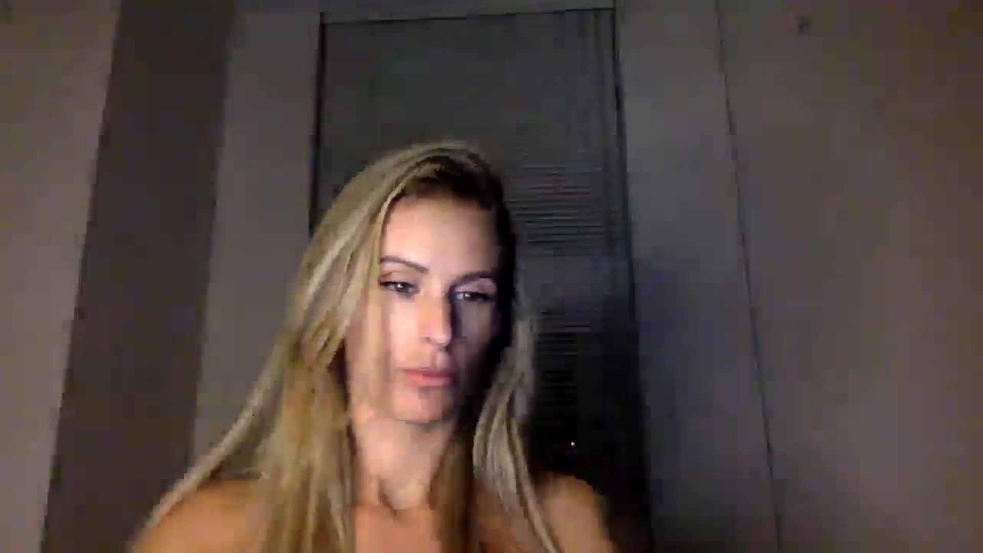 Gallery image thumbnail from ImAprilLove's myfreecams stream on, 03/28/2025, 10:23 image 16 of 20