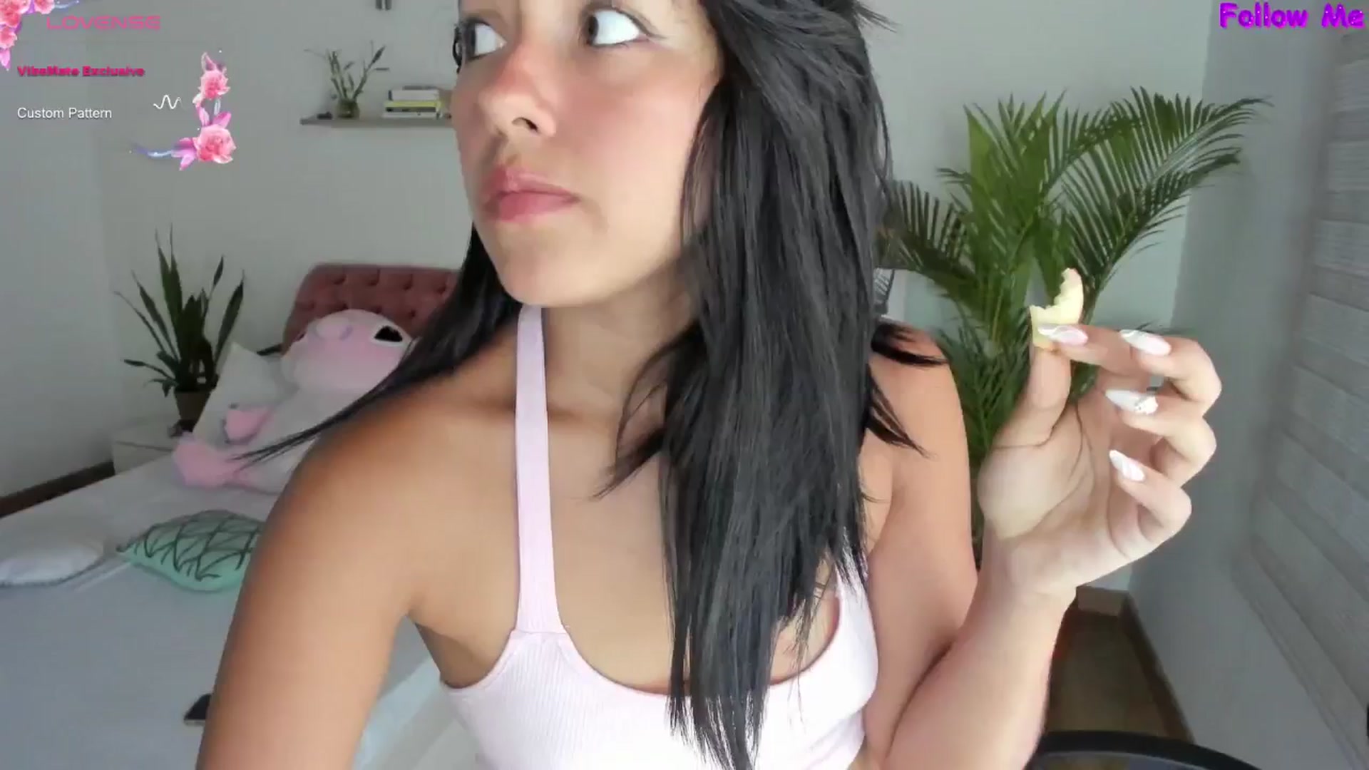 Gallery image thumbnail from ImBella_'s myfreecams stream on, 08/23/2024, 16:59 image 17 of 20