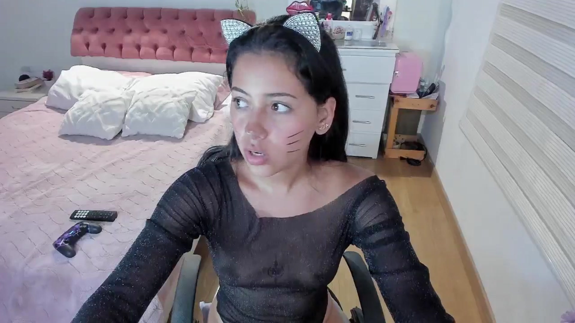 Gallery image thumbnail from ImBella_'s myfreecams stream on, 10/28/2025, 03:41 image 19 of 20