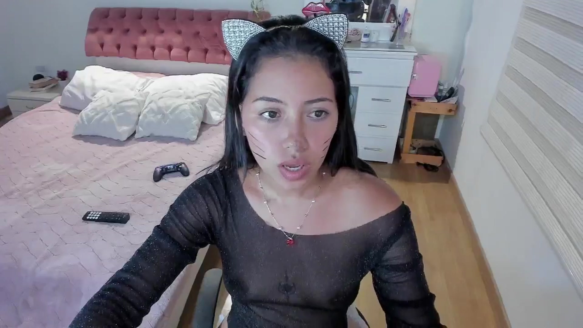 Gallery image thumbnail from ImBella_'s myfreecams stream on, 10/28/2025, 03:41 image 17 of 20