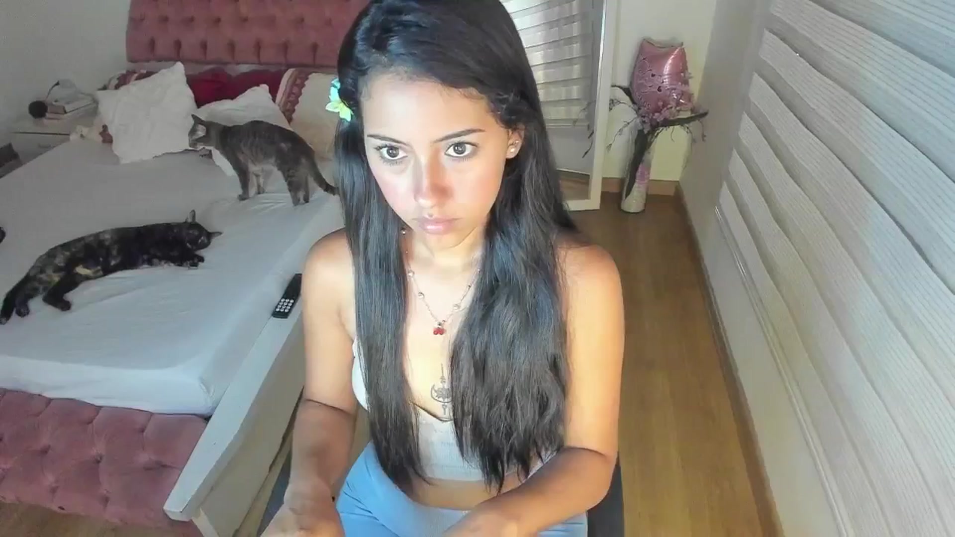 Gallery image thumbnail from ImBella_'s myfreecams stream on, 12/16/2025, 18:31 image 17 of 20