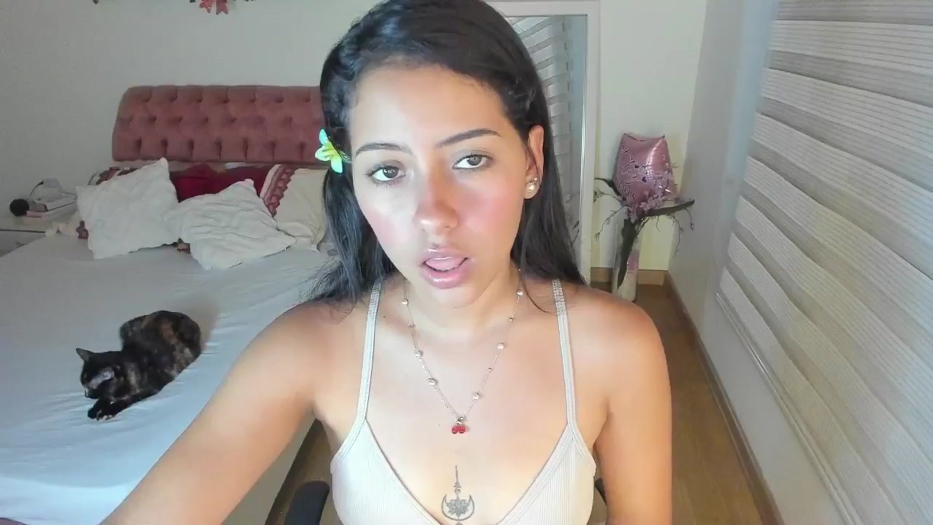 Gallery image thumbnail from ImBella_'s myfreecams stream on, 12/16/2025, 18:31 image 9 of 20
