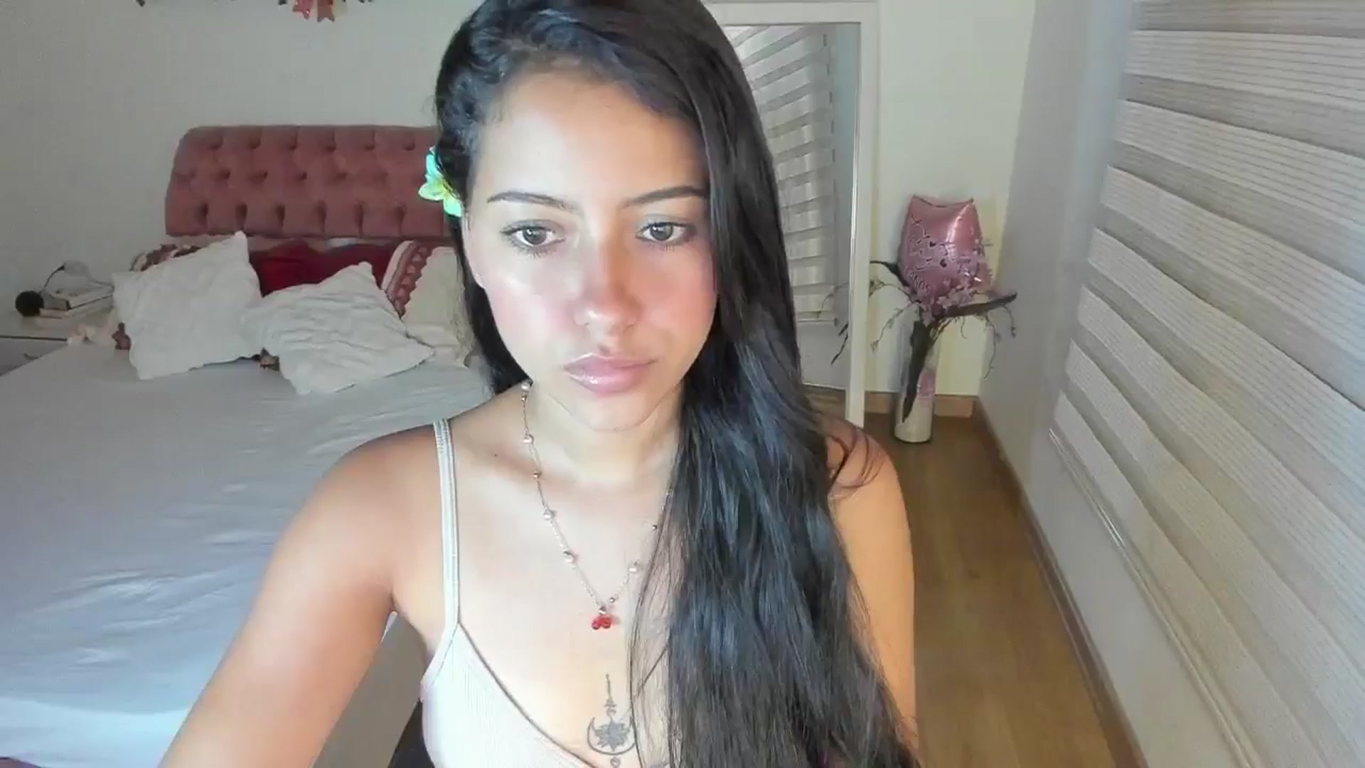 Gallery image thumbnail from ImBella_'s myfreecams stream on, 12/16/2025, 18:31 image 2 of 20