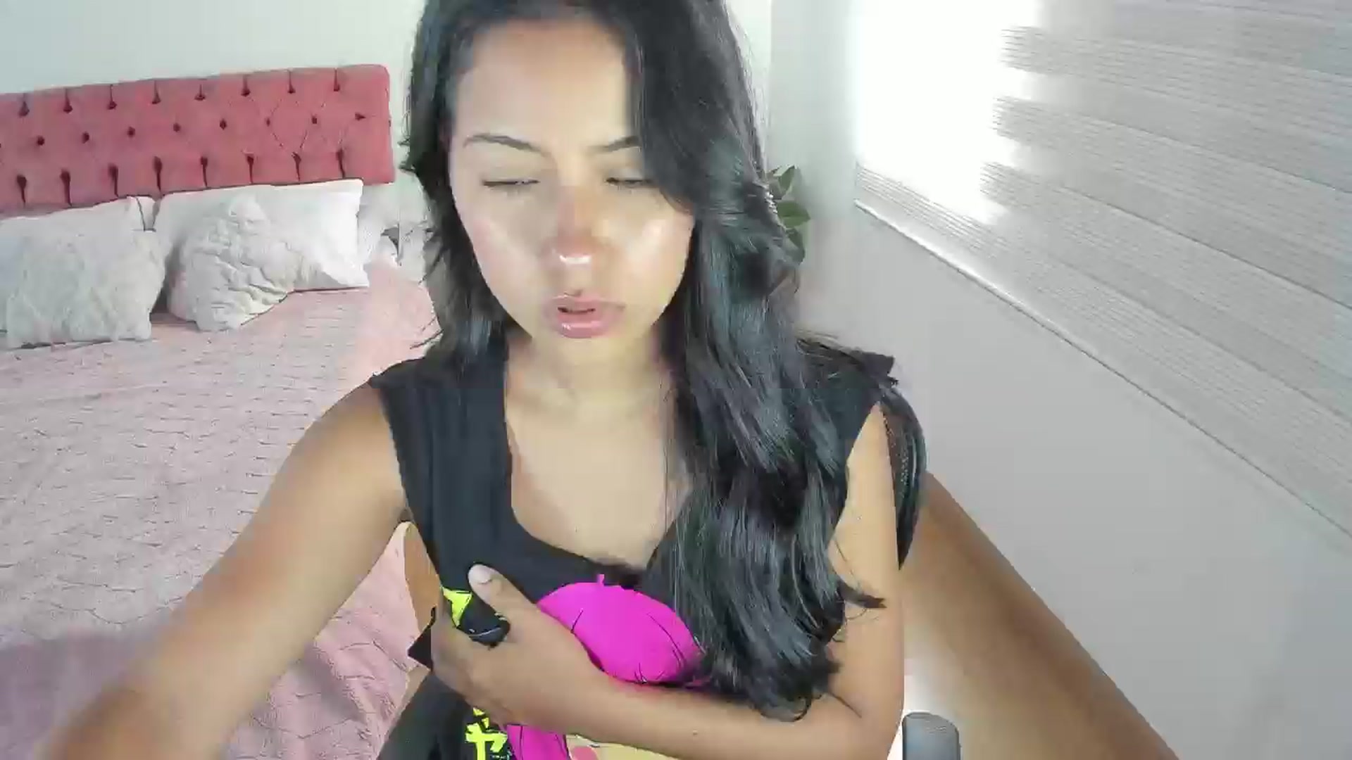 Gallery image thumbnail from ImBella_'s myfreecams stream on, 01/27/2026, 19:42 image 8 of 20