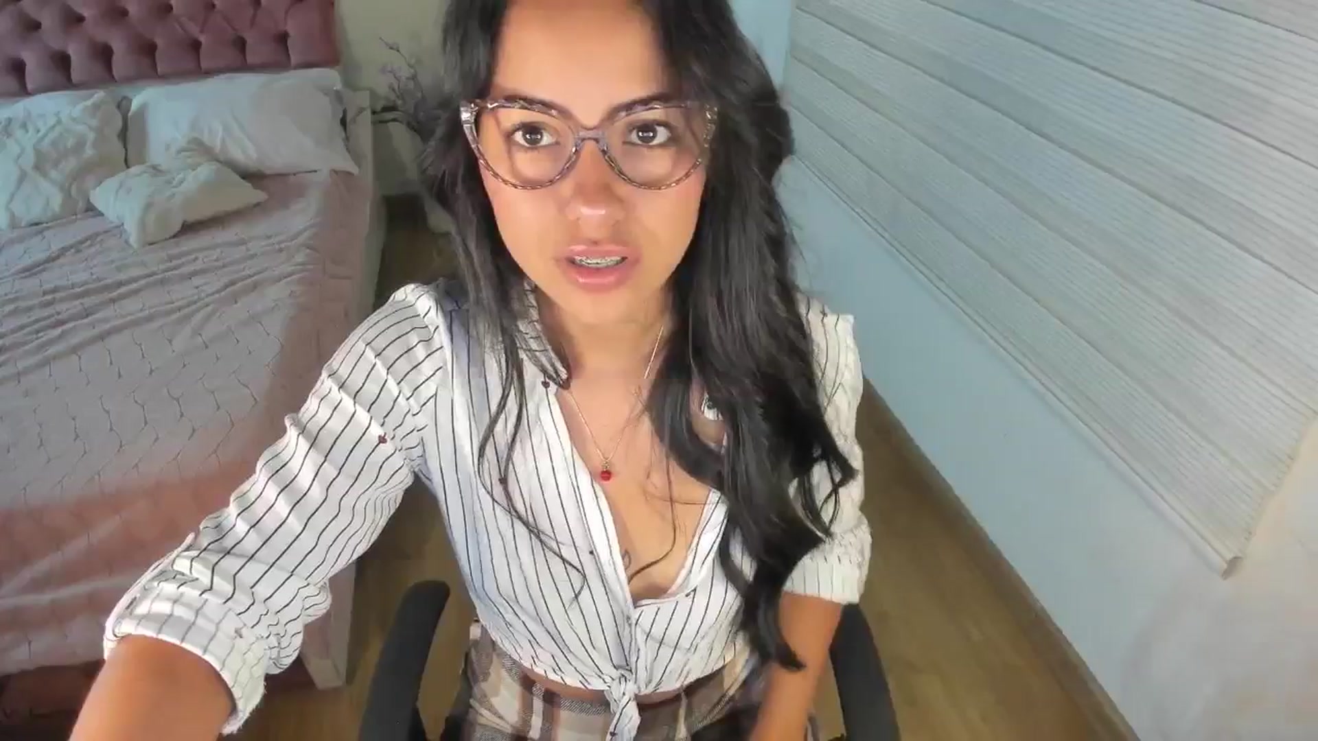 Gallery image thumbnail from ImBella_'s myfreecams stream on, 02/04/2026, 16:36 image 12 of 20