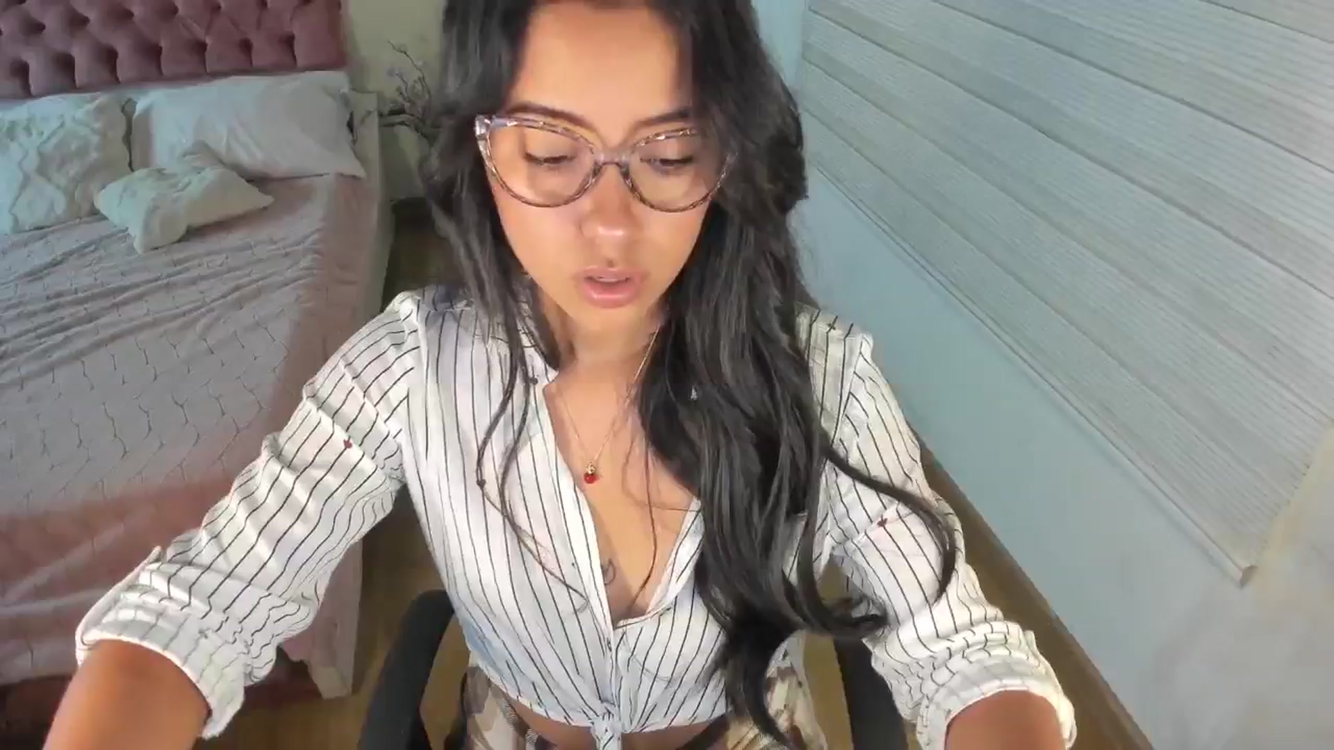 Gallery image thumbnail from ImBella_'s myfreecams stream on, 02/04/2026, 16:36 image 11 of 20