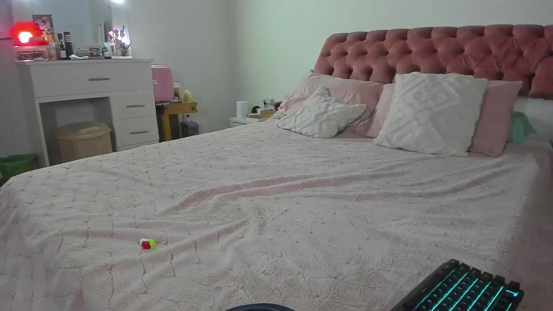 Gallery image thumbnail from ImBella_'s myfreecams stream on, 02/14/2026, 24:30 image 16 of 20