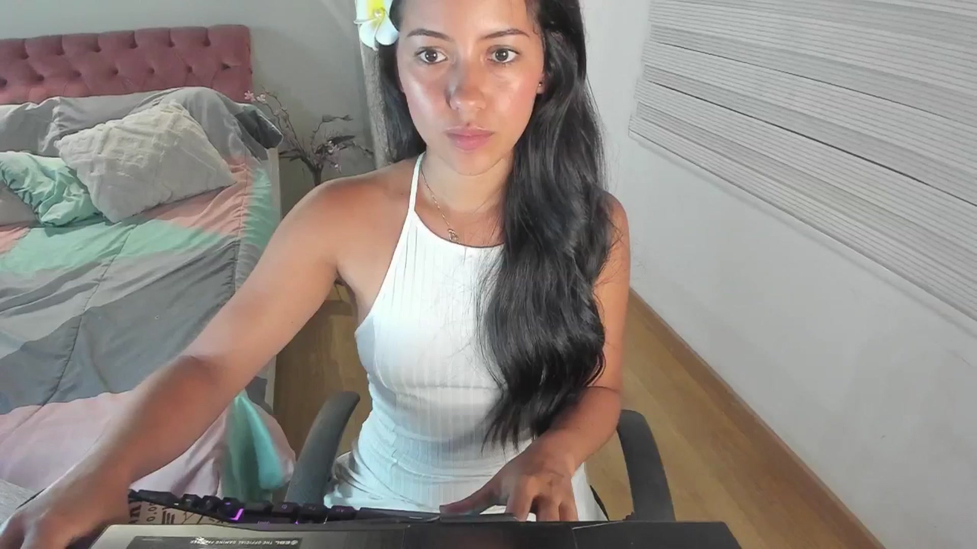 Gallery image thumbnail from ImBella_'s myfreecams stream on, 03/09/2026, 07:28 image 13 of 20