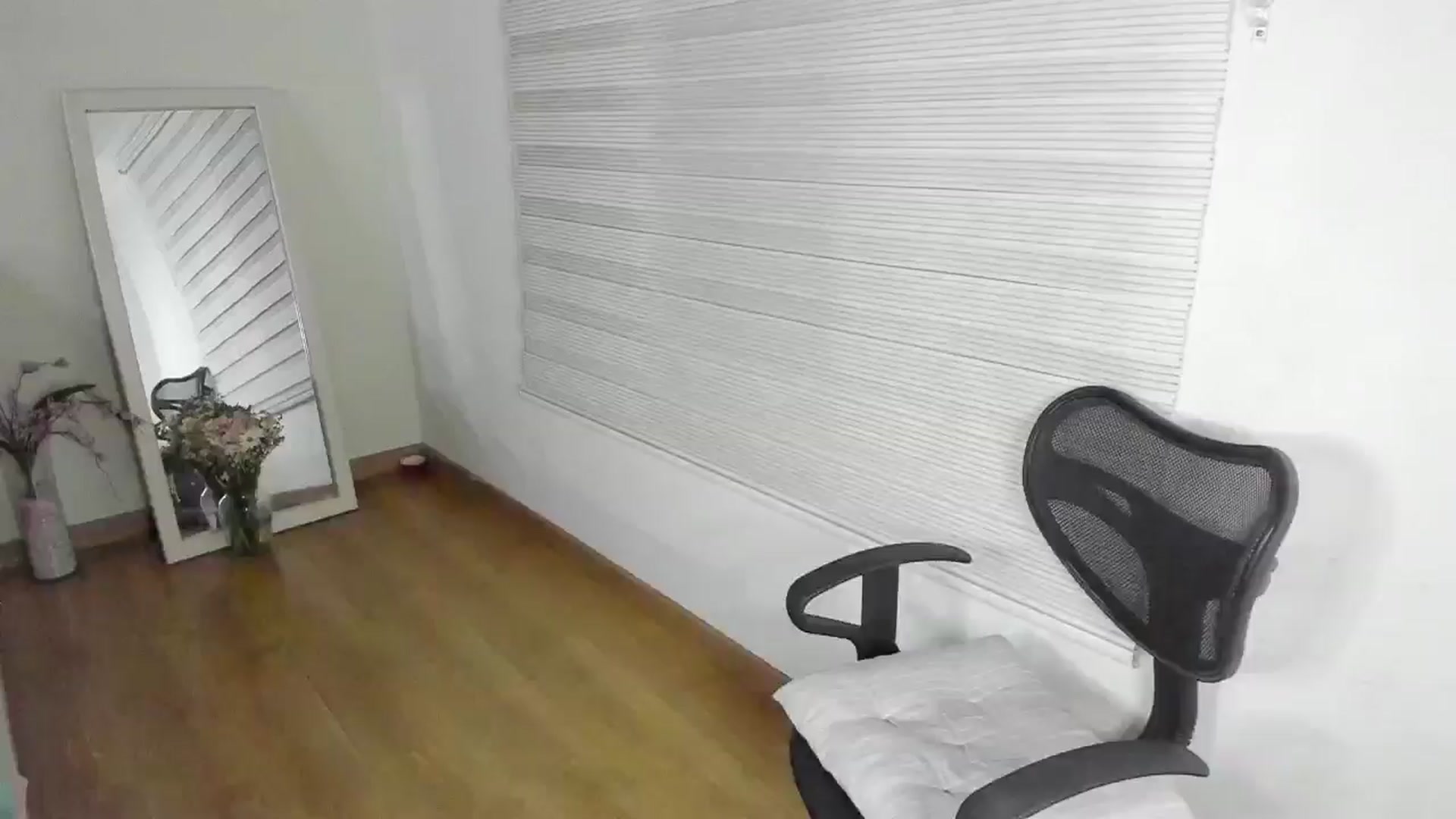 Gallery image thumbnail from ImBella_'s myfreecams stream on, 03/12/2026, 01:51 image 14 of 20