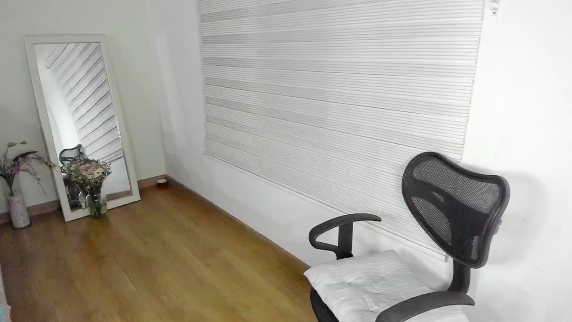 Gallery image thumbnail from ImBella_'s myfreecams stream on, 03/12/2026, 01:51 image 13 of 20