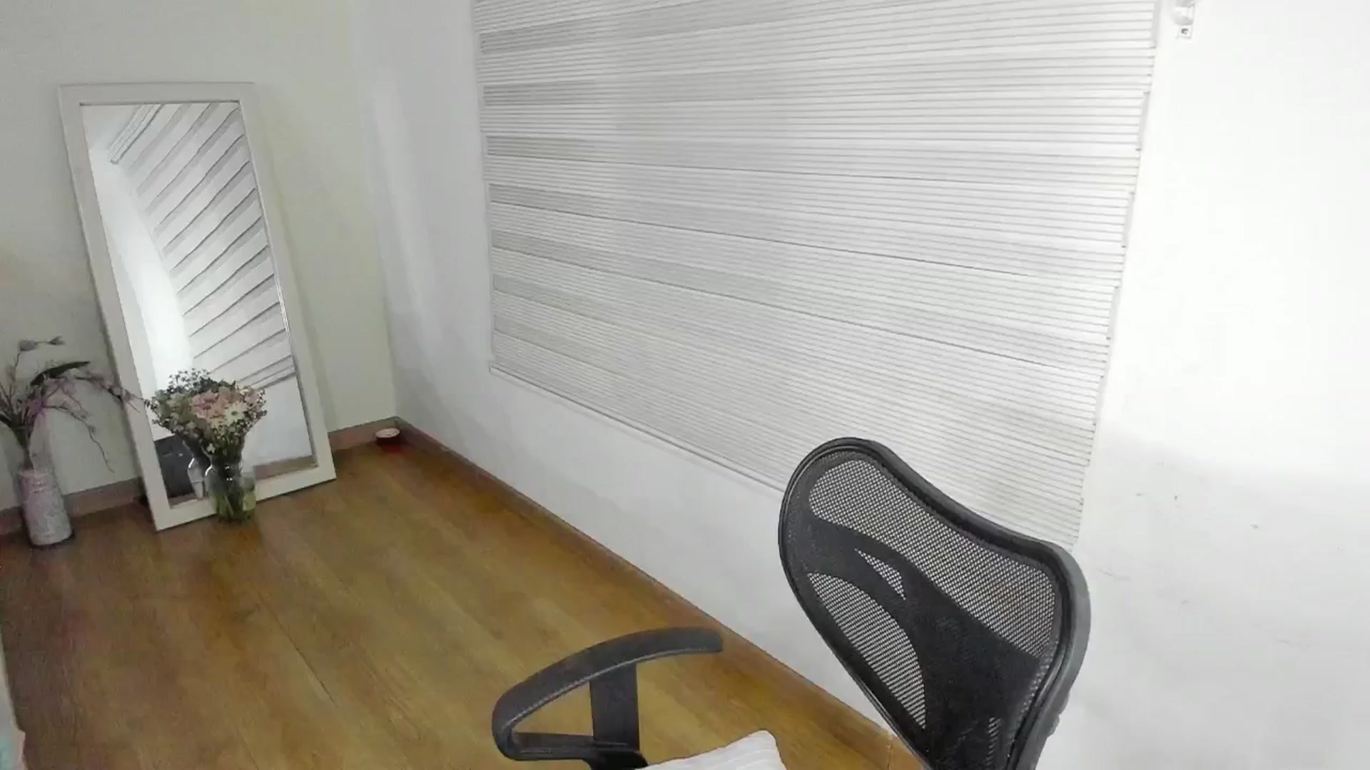 Gallery image thumbnail from ImBella_'s myfreecams stream on, 03/12/2026, 01:51 image 2 of 20