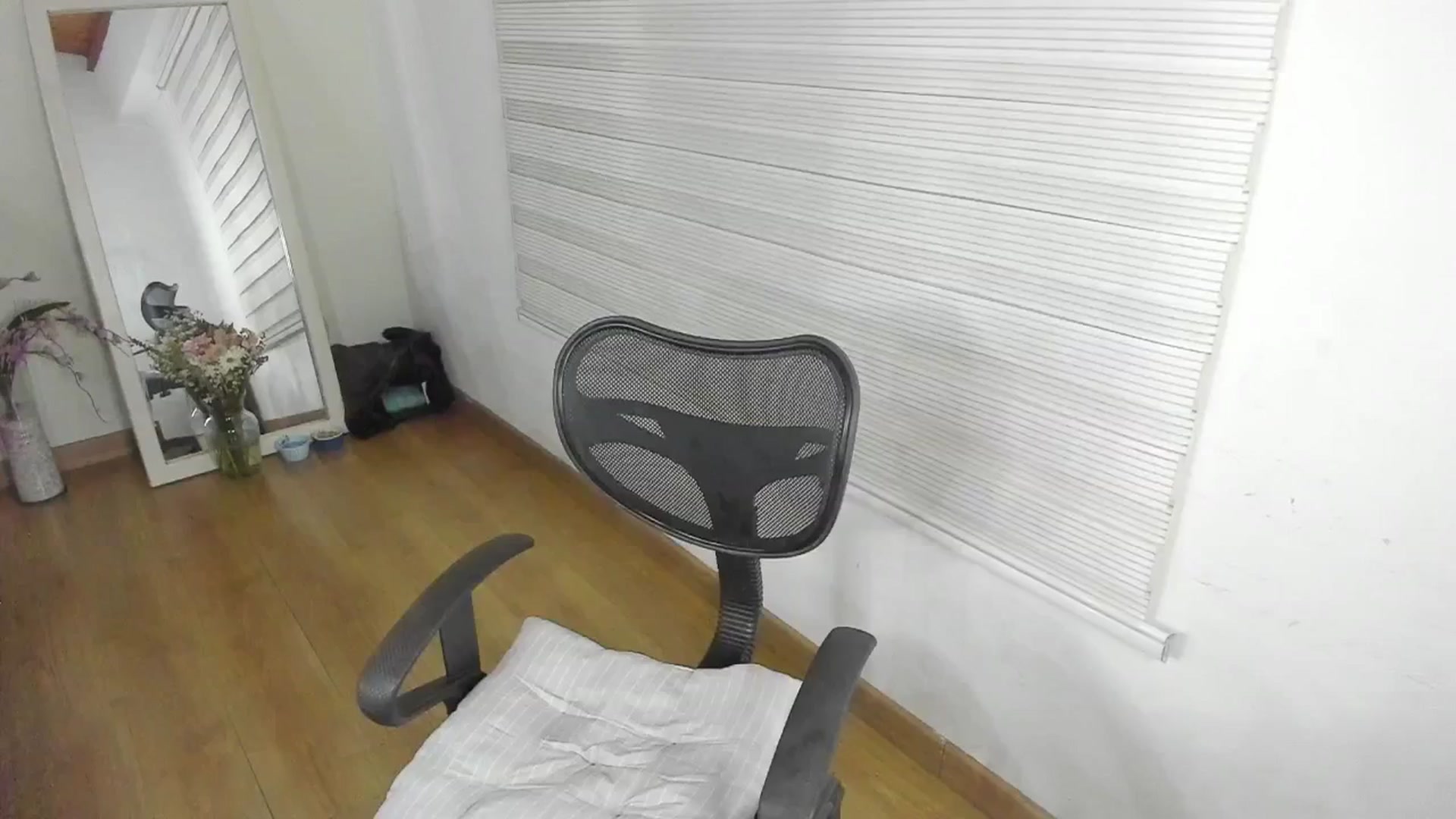 Gallery image thumbnail from ImBella_'s myfreecams stream on, 03/13/2026, 24:10 image 1 of 20
