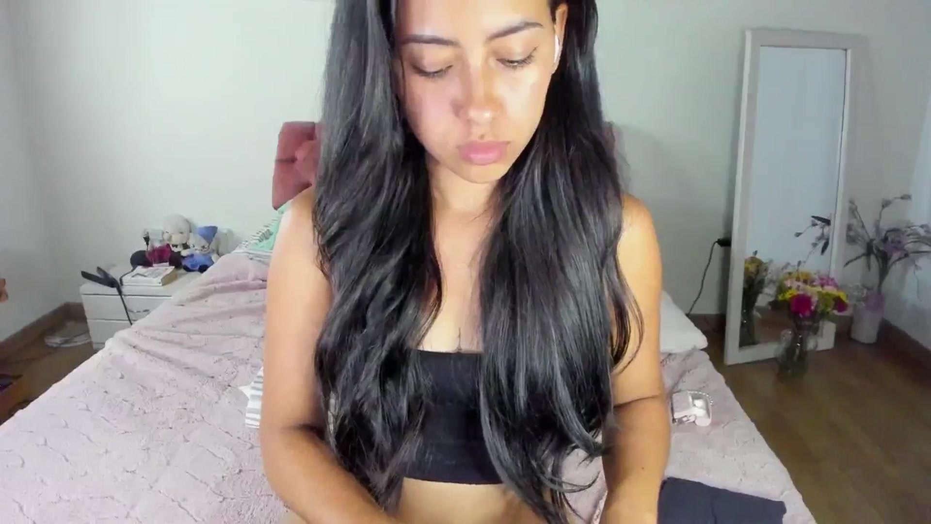 Gallery image thumbnail from ImBella_'s myfreecams stream on, 03/31/2026, 06:33 image 17 of 20