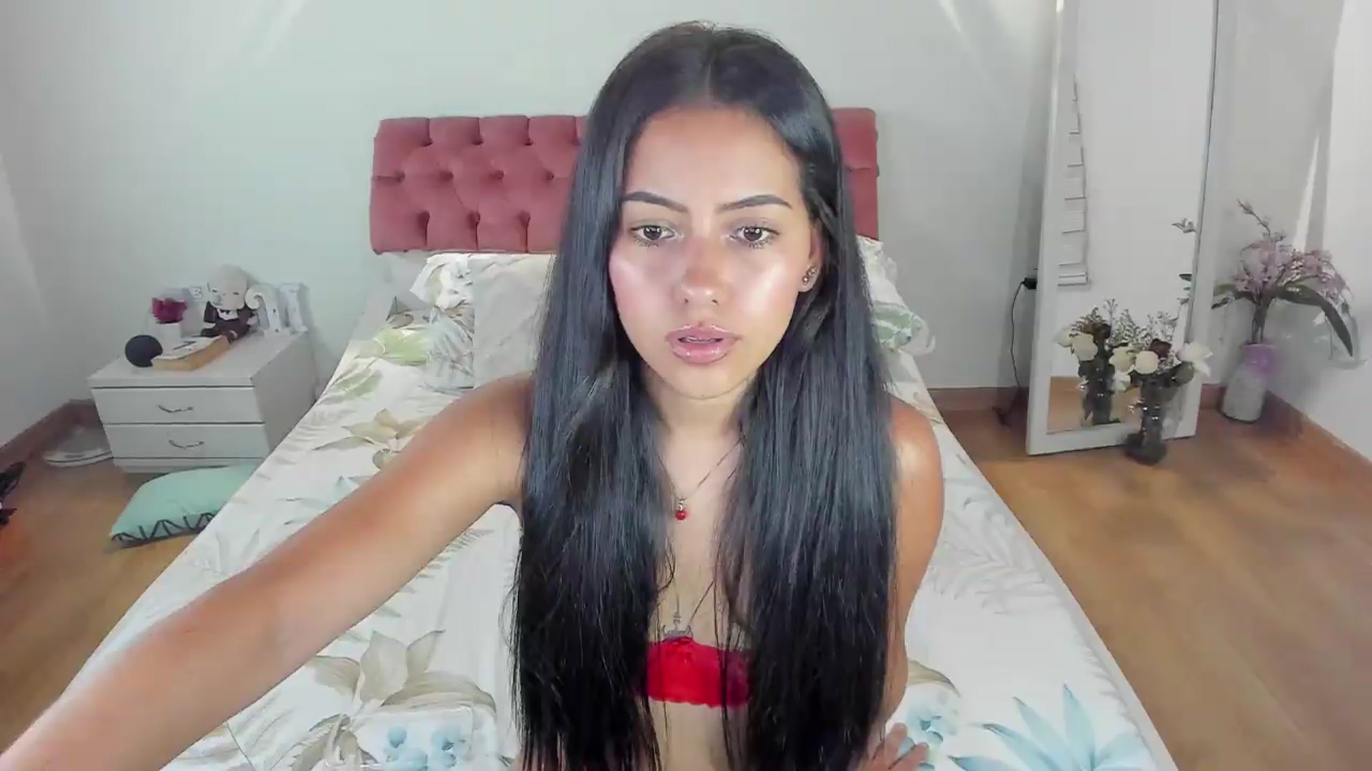 Gallery image thumbnail from ImBella_'s myfreecams stream on, 05/18/2026, 24:34 image 17 of 20