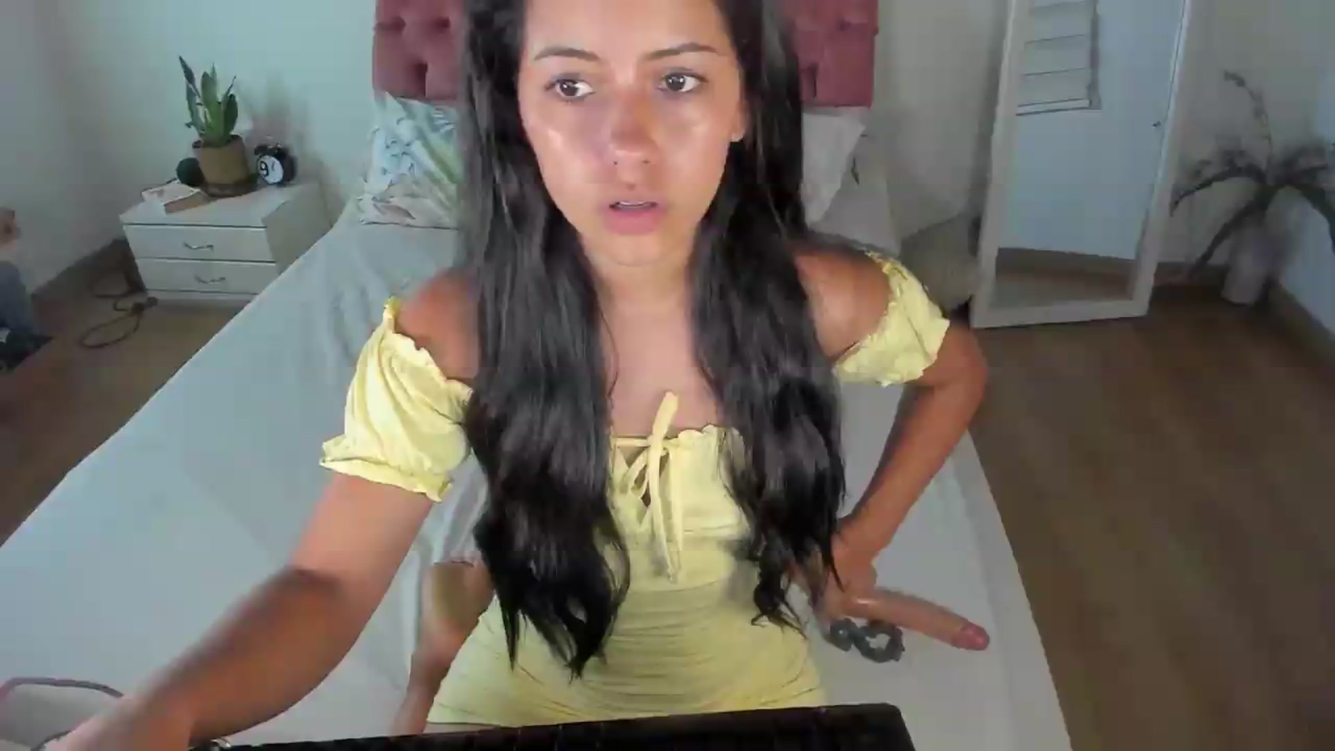 Gallery image thumbnail from ImBella_'s myfreecams stream on, 06/22/2026, 06:07 image 16 of 20