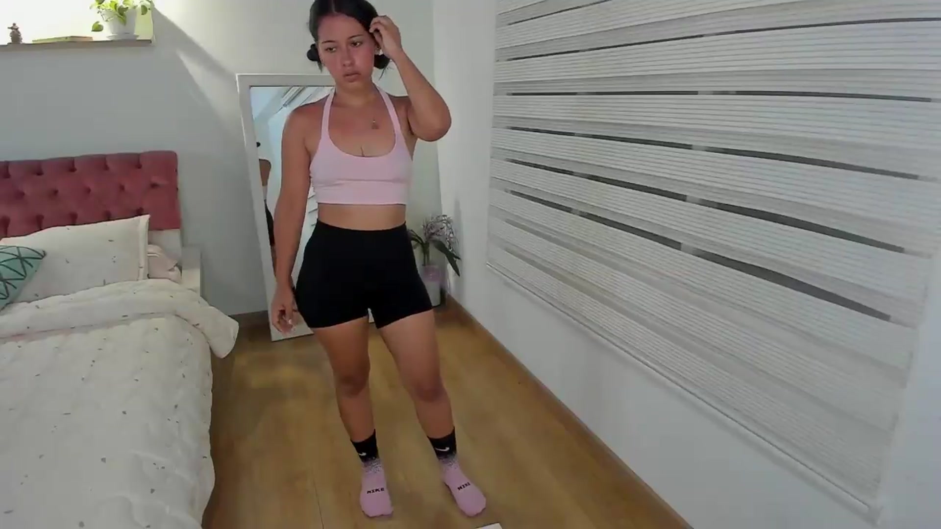 Gallery image thumbnail from ImBella_'s myfreecams stream on, 07/07/2026, 24:37 image 8 of 20