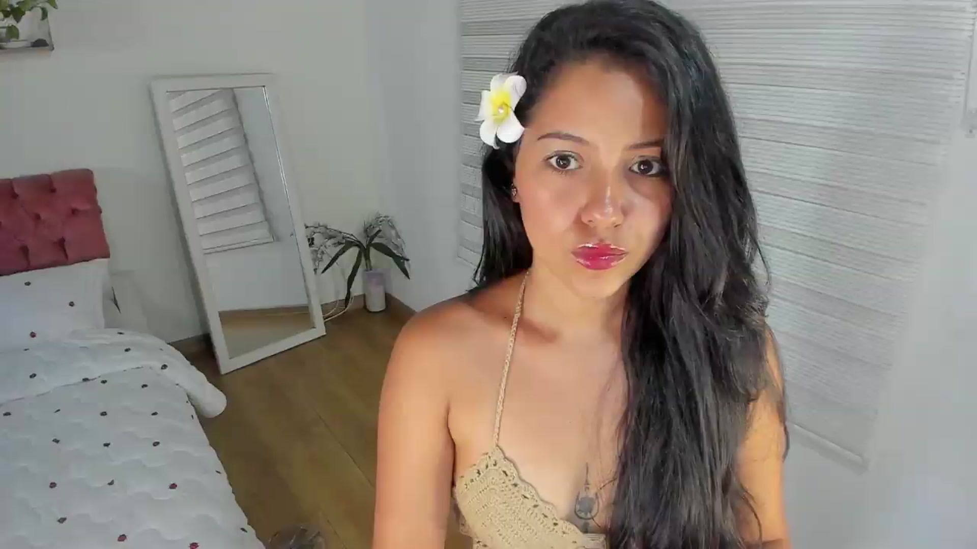 Gallery image thumbnail from ImBella_'s myfreecams stream on, 07/16/2026, 16:30 image 7 of 20