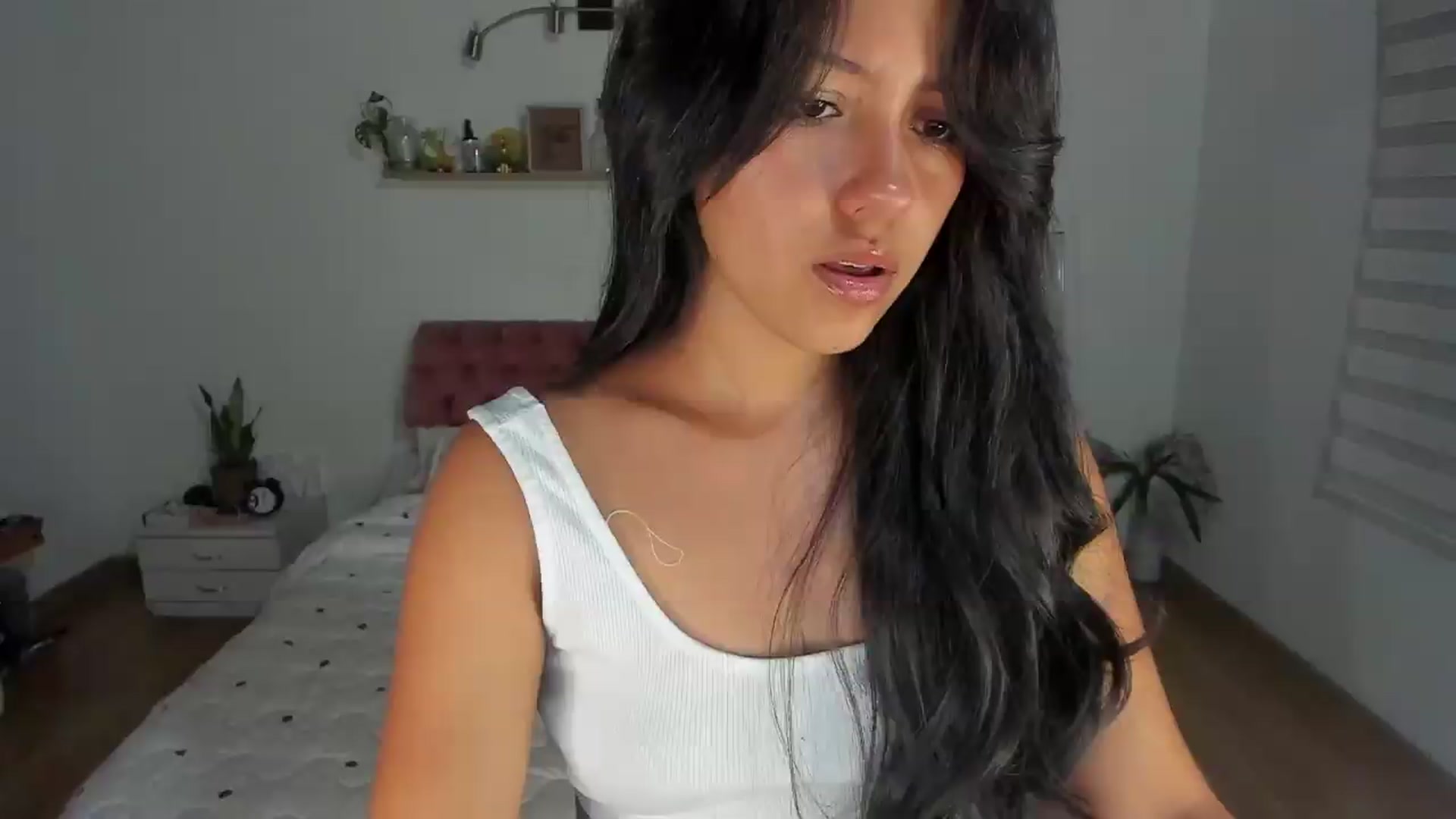 Gallery image thumbnail from ImBella_'s myfreecams stream on, 07/20/2026, 06:27 image 4 of 20