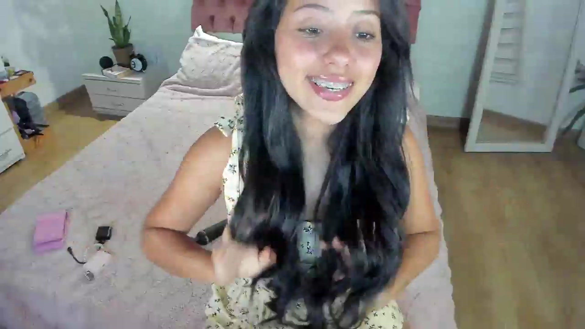 Gallery image thumbnail from ImBella_'s myfreecams stream on, 07/27/2026, 16:48 image 11 of 20