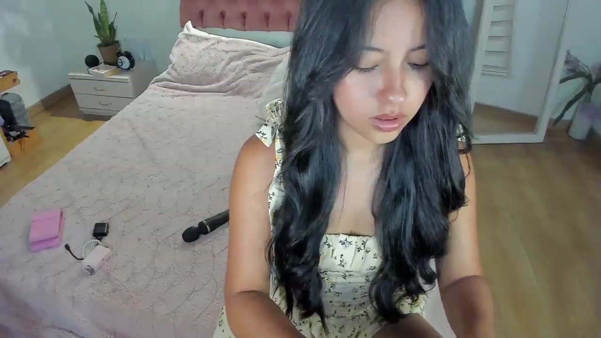 Gallery image thumbnail from ImBella_'s myfreecams stream on, 07/27/2026, 16:48 image 3 of 20