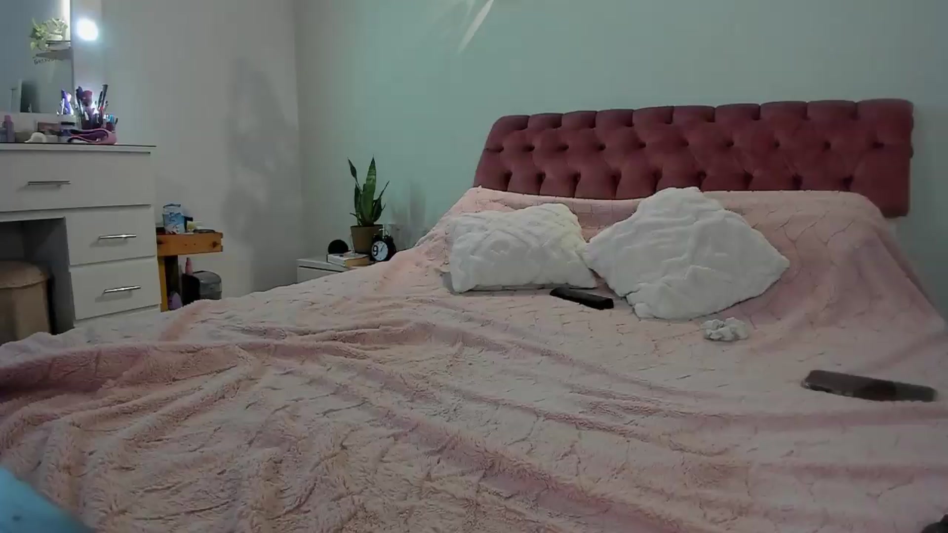 Gallery image thumbnail from ImBella_'s myfreecams stream on, 07/28/2026, 06:13 image 12 of 20