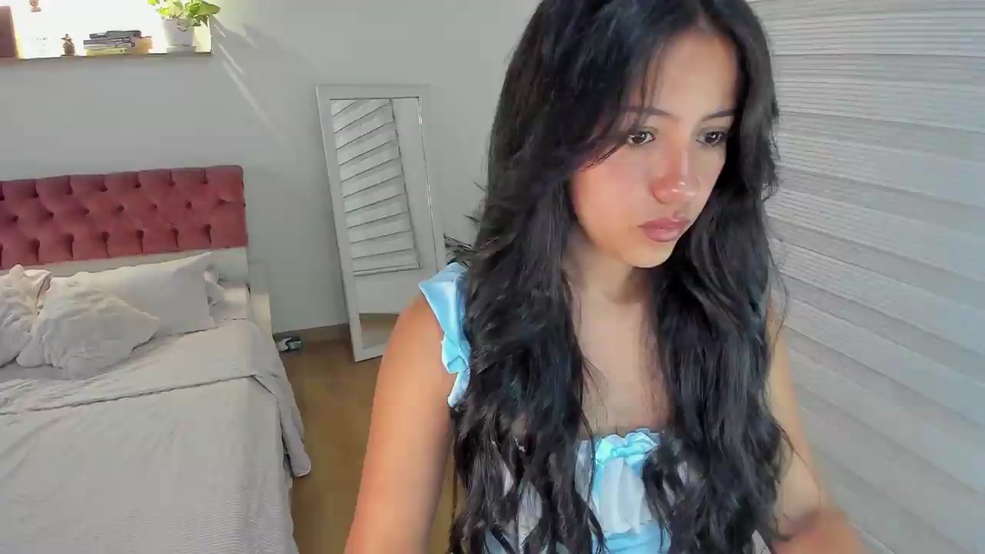 Gallery image thumbnail from ImBella_'s myfreecams stream on, 07/31/2026, 17:32 image 4 of 20