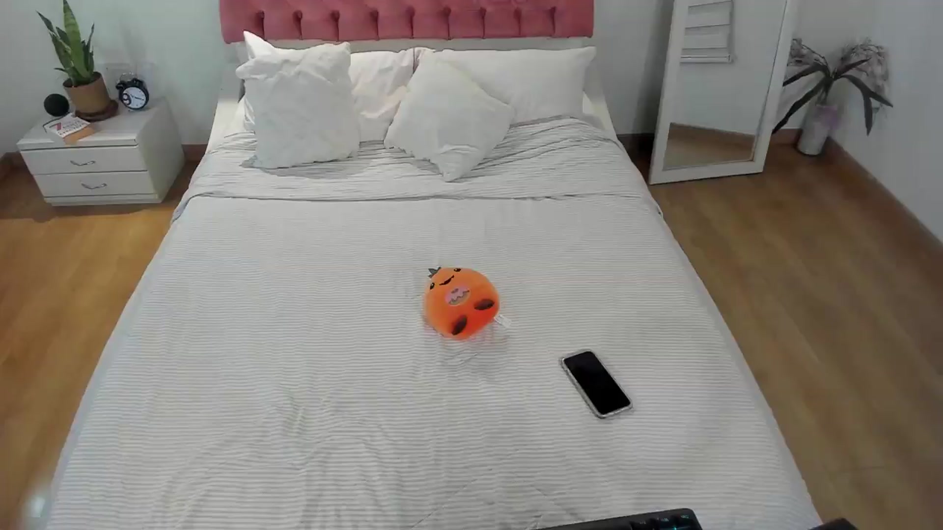 Gallery image thumbnail from ImBella_'s myfreecams stream on, 08/03/2026, 21:13 image 2 of 20