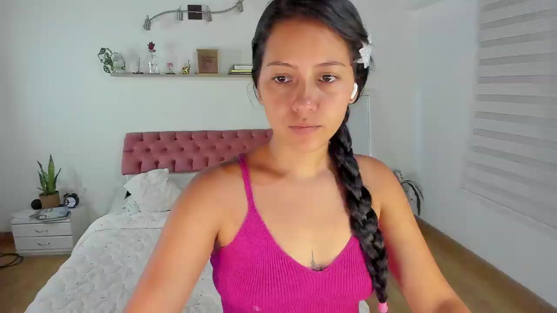 Gallery image thumbnail from ImBella_'s myfreecams stream on, 08/18/2026, 05:14 image 5 of 20